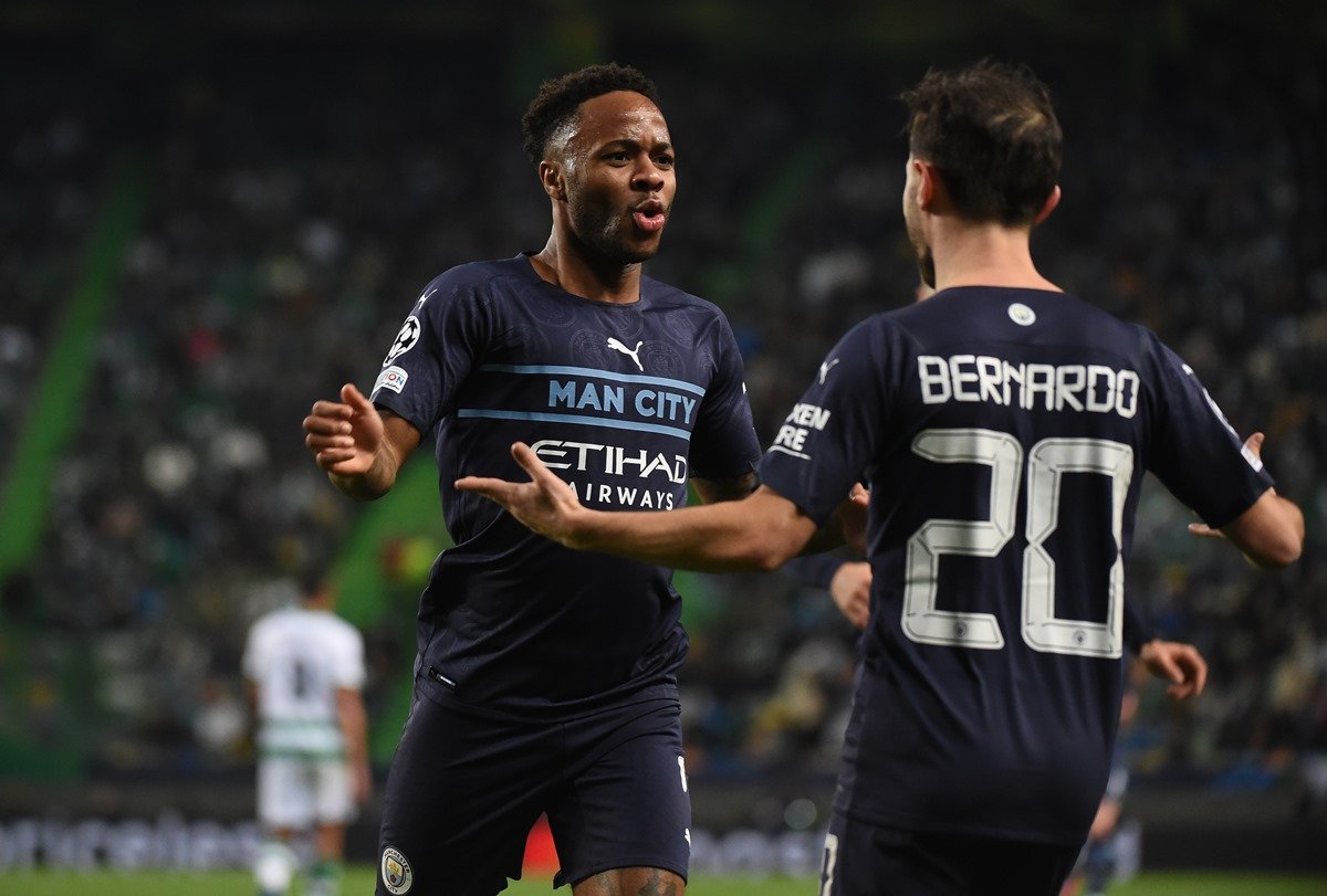 Bêbado, jogador do Manchester City é barrado em bar 