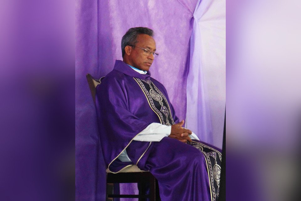 Após afastamento de padre, Arquidiocese nomeará novo exorcista no DF |  Metrópoles