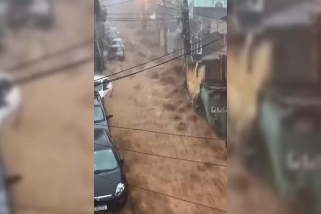 chuva causam efeito em morro de Petrópolis
