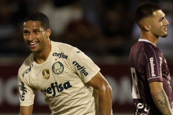 Palmeiras bate Ferroviária e garante vaga na final do Paulista