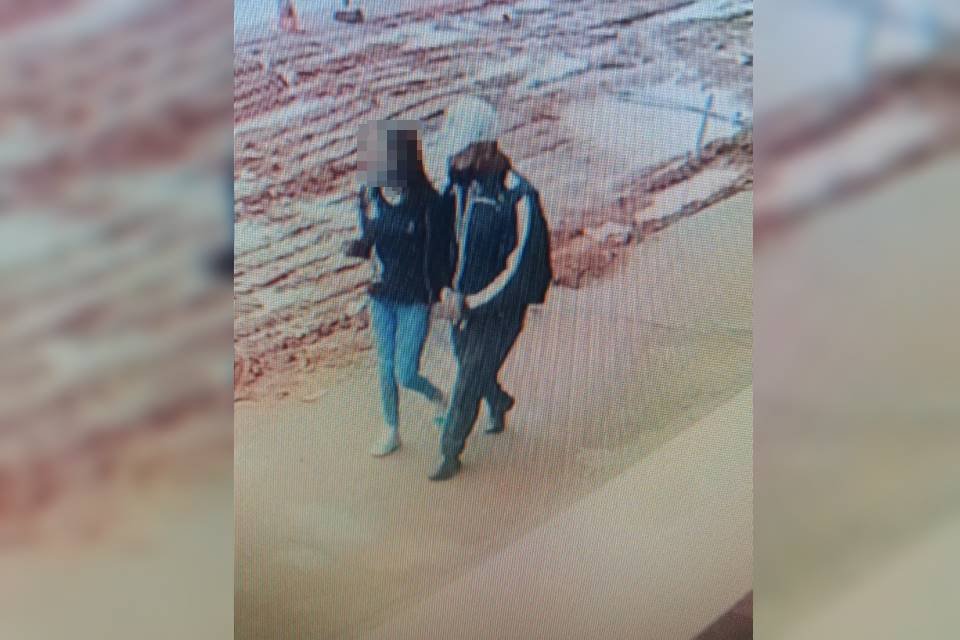 Imagem de câmera de segurança mostram casal
