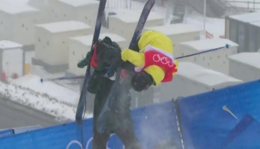 Jon Sallinen, atleta de esqui da Finlândia, atropela cinegrafista durante execução de manobra em prova classificatória - Metrópoles