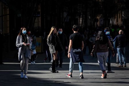 Máscaras não são mais obrigatórias para usar nas ruas de Madri