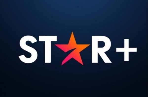 Logotipo STAR+, blanco sobre fondo azul.  En lugar de la letra A - Metrópolis - hay una estrella naranja