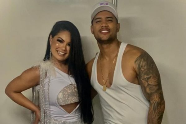 Clevinho Santos e Paulinha Abelha