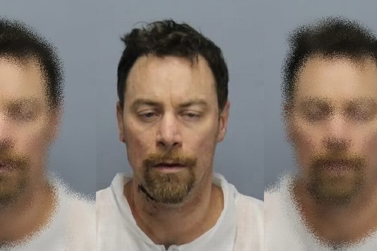 Homem é preso por matar esposa e dormir com o cadáver por uma semana
