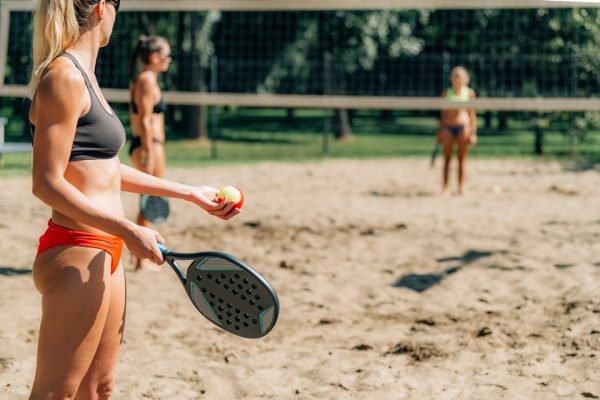Beach Tennis define a musculatura? Treinador esclarece