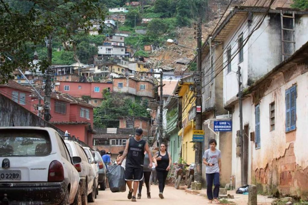foto de pessoas em petrópolis