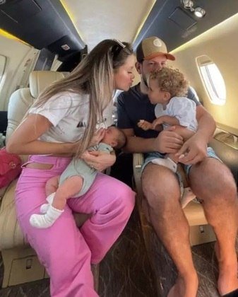 Sorocaba em jatinho com família