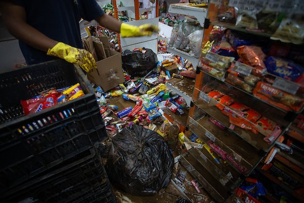 Empresa fecha mais de 80 lojas e deixa brasileiros chocados