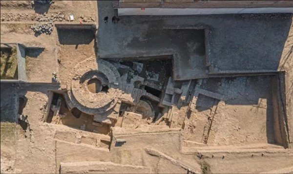 Templo budista de 2.000 anos é encontrado no Paquistão