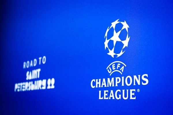 Banner da Uefa com o local da final da Champions League