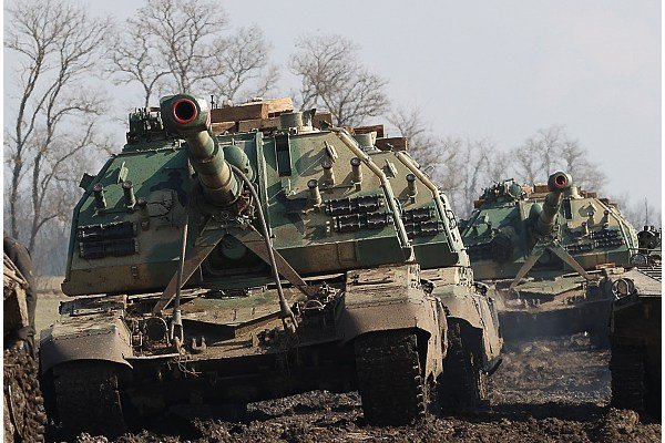 Tanques do exército circulam por região da Rússia -Metrópoles