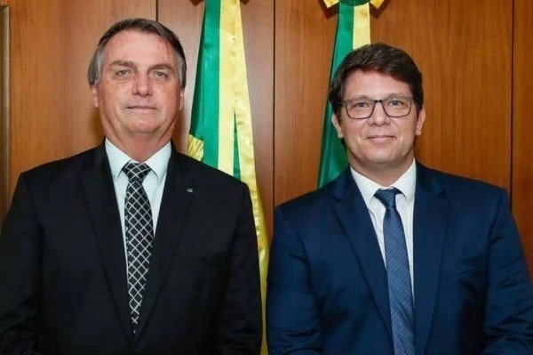 ATOR DESMENTE MITO DA LEI ROUANET E CRITICA GOVERNO BOLSONARO