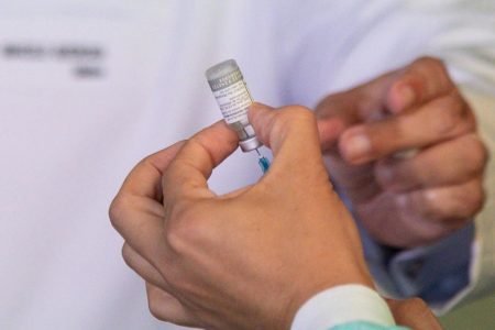 vacina da Fiocruz produzida no Brasil