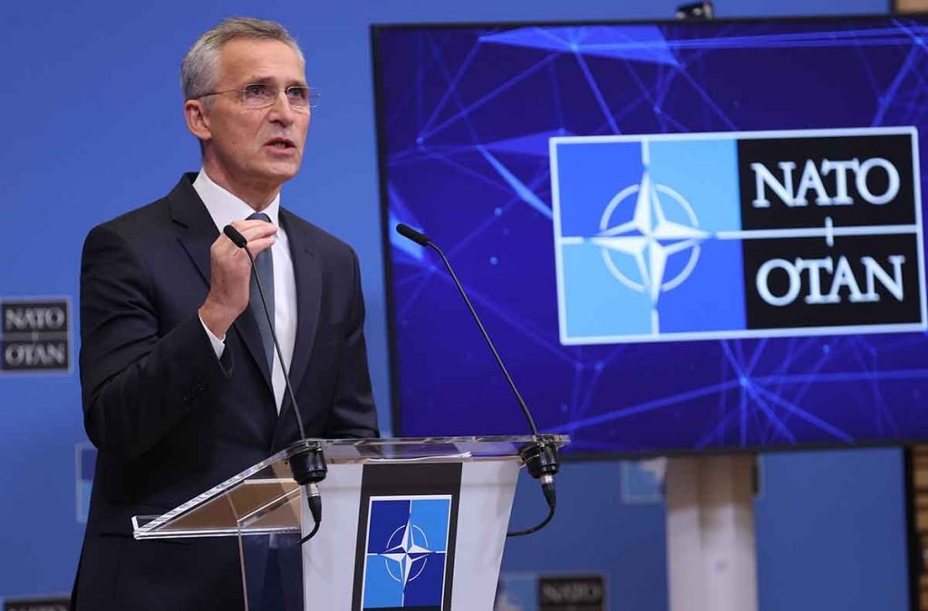 BRUXELAS, BRUXELAS, ÉLGIUM - 24 DE FEVEREIRO: O secretário-geral da OTAN, Jens Stoltenberg, faz uma declaração sobre a operação militar da Rússia na Ucrânia, na sede da OTAN em Bruxelas, Bélgica, em 24 de fevereiro de 2022ÉLGIUM - 24 DE FEVEREIRO: O secretário-geral da OTAN, Jens Stoltenberg, faz uma declaração sobre a operação militar da Rússia na Ucrânia, na sede da OTAN em Bruxelas, Bélgica, em 24 de fevereiro de 2022. (Foto de Dursun Aydemir/Agência Anadolu via Getty Images)