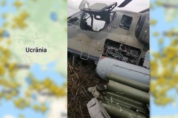 Na imagem um avião russo aparece caído no chão-Metrópoles