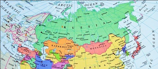 O desenho representa um mapa com a Rússia em foco e nas laterais partes da Europa, Ásia e Oriente Médio - Metrópoles