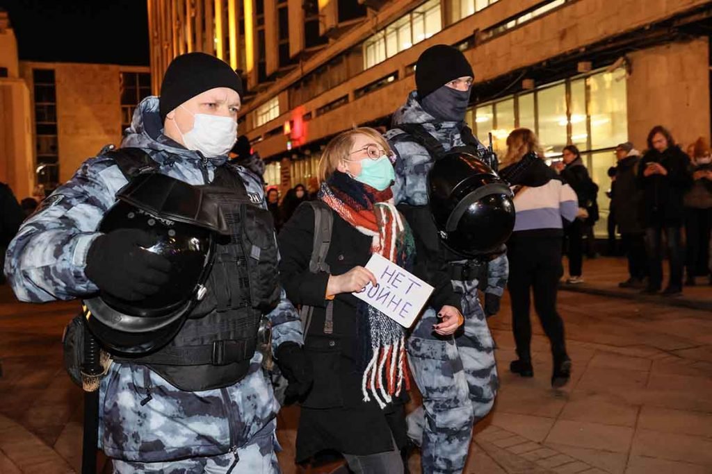 manifestação antiguerra em moscou