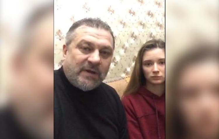 Família ucraniana tenta deixar o país: “Não conseguimos dormir”