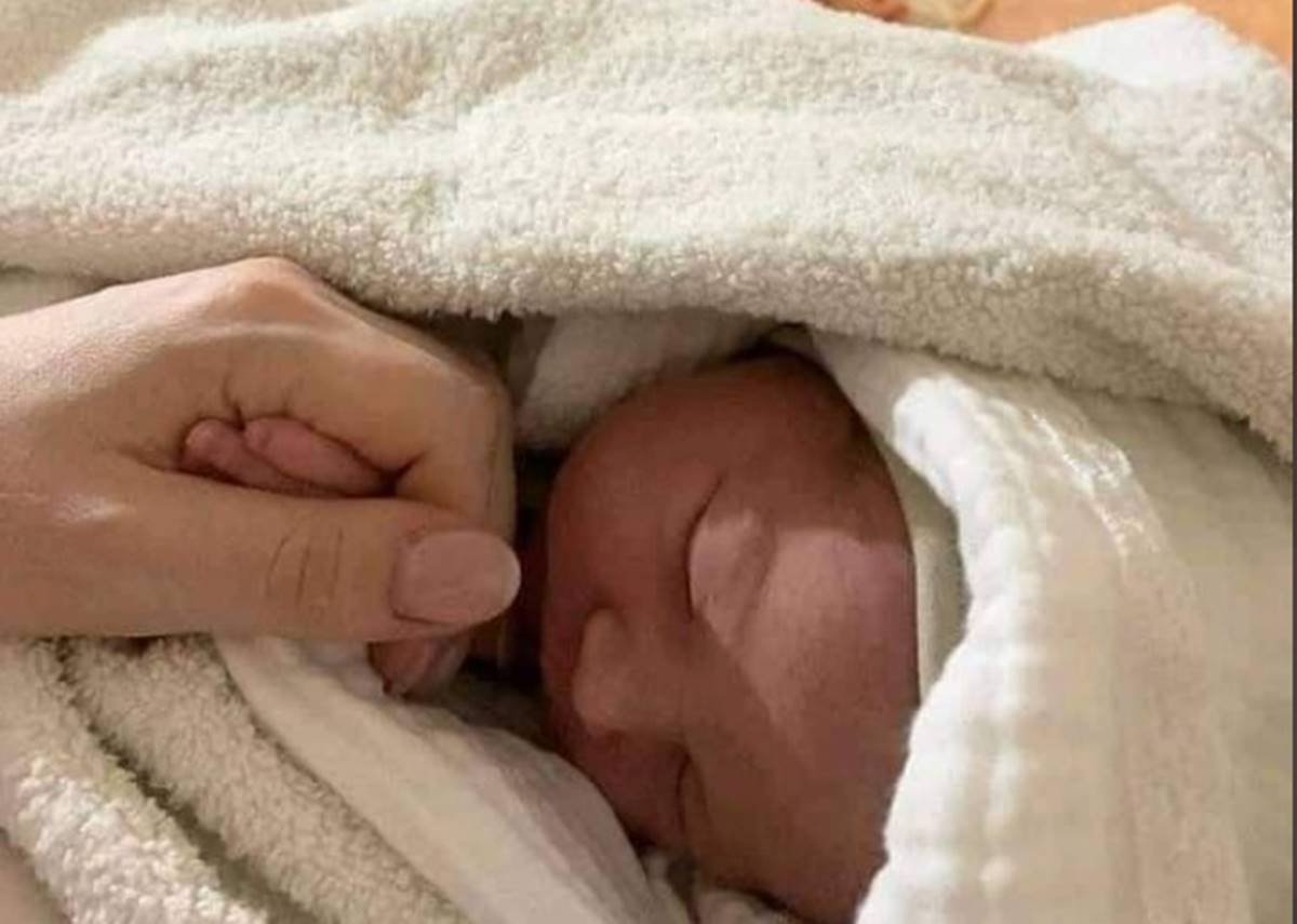 bebê nasce no metrô de Kiev durante bombardeio russo