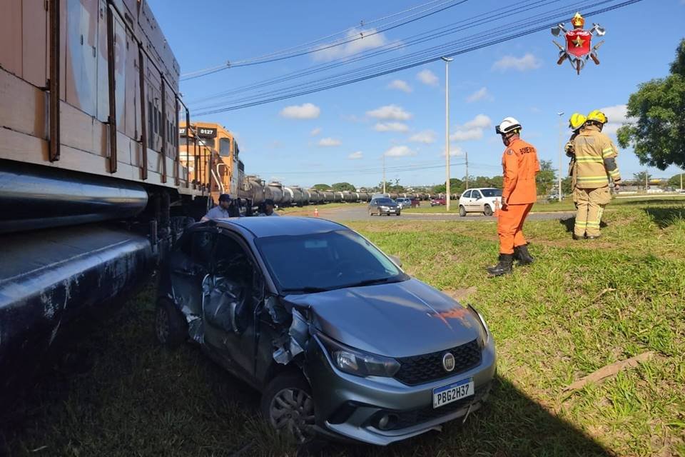Automóvel