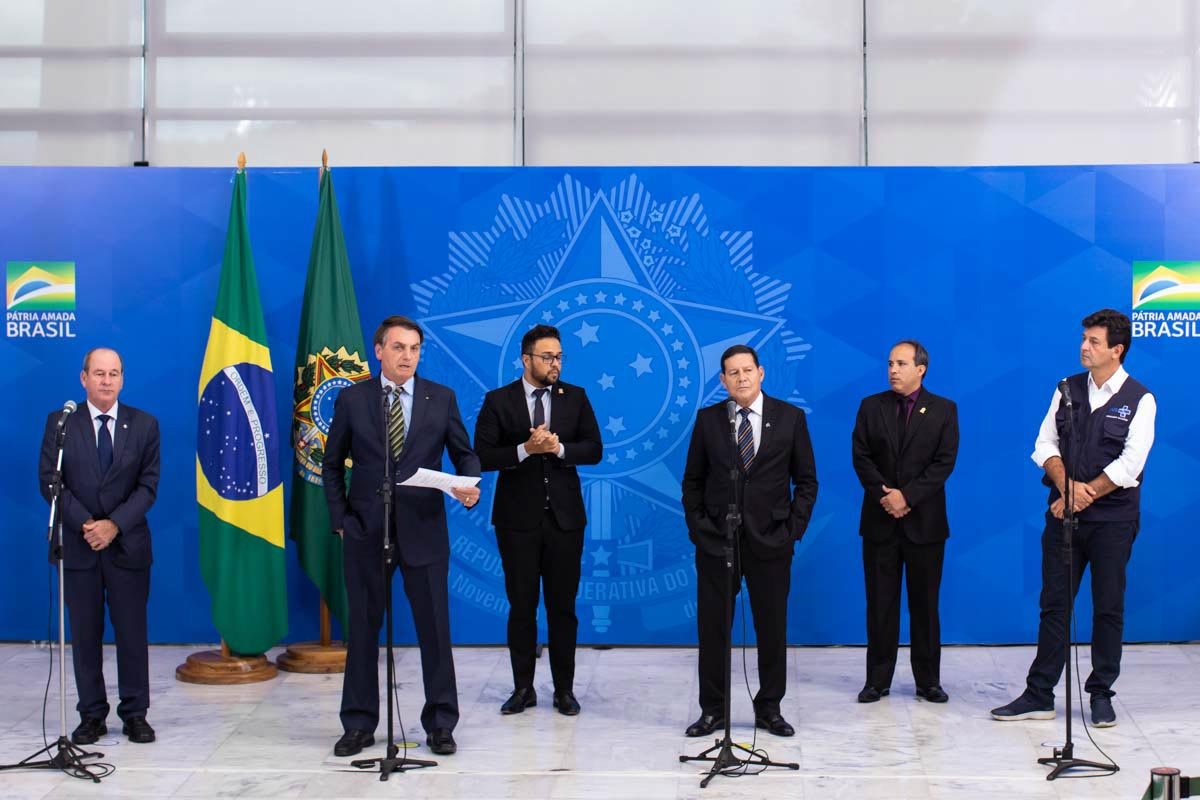 Coletiva de imprensa sobre Coronavirus presidente e ministros