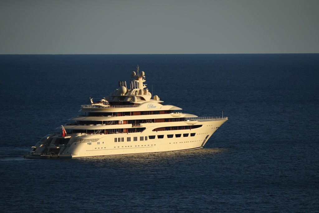 alemães apreendem iate do bilionário russo Alisher Usmanov