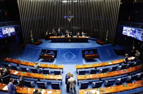 Congresso cria proposta para STF não questionar orçamento secreto |  Metrópoles