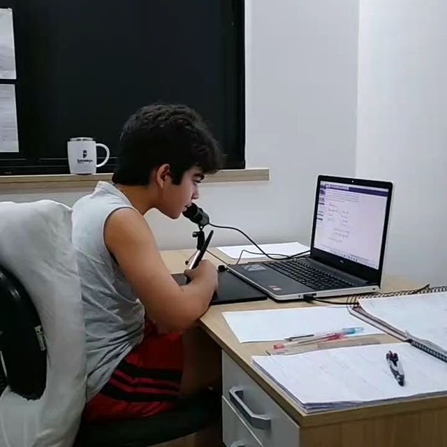 Menino de 13 anos passou em direito