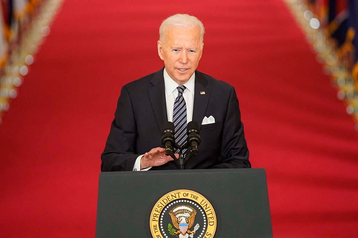 Biden proíbe compra de petróleo russo nos EUA