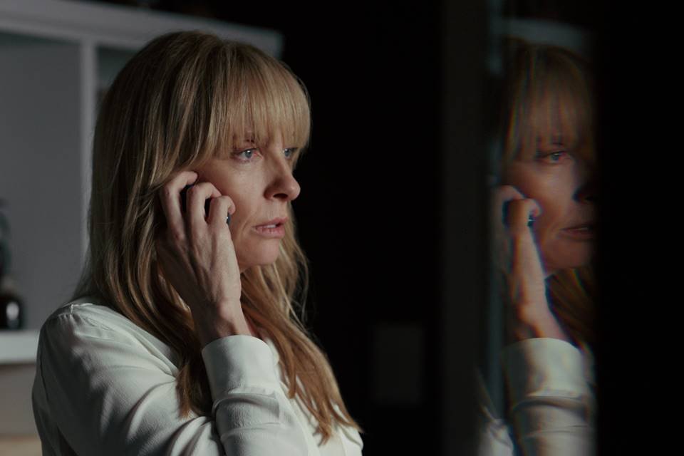 Ninguém Pode Saber - Toni Collette como Laura Oliver