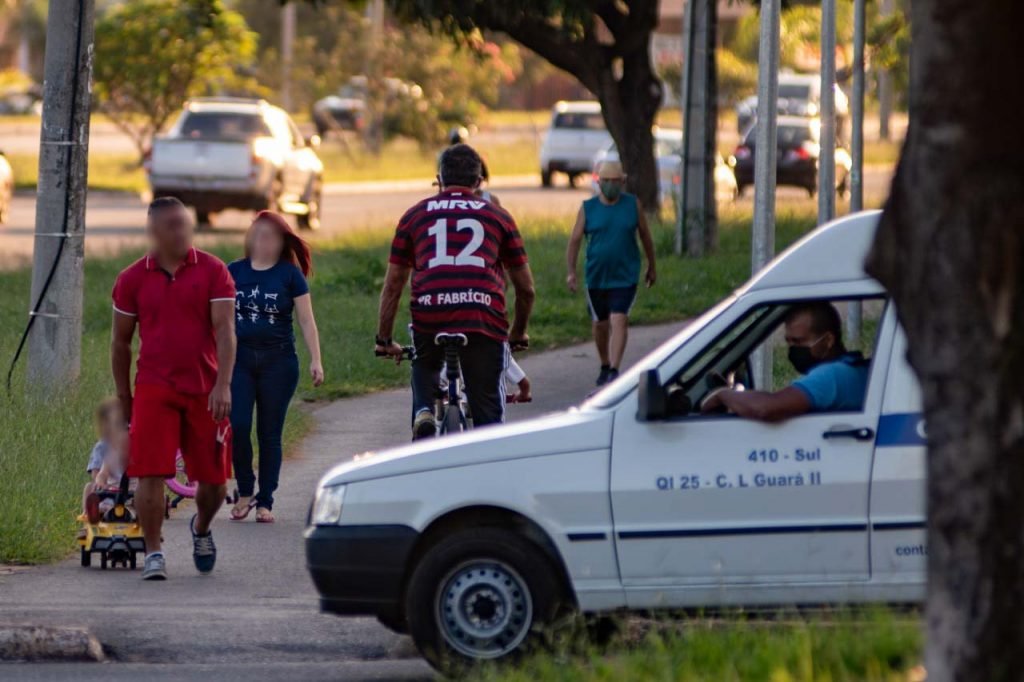 Moradores do guará fazem exercicio em periodo de quarentena na pandemia