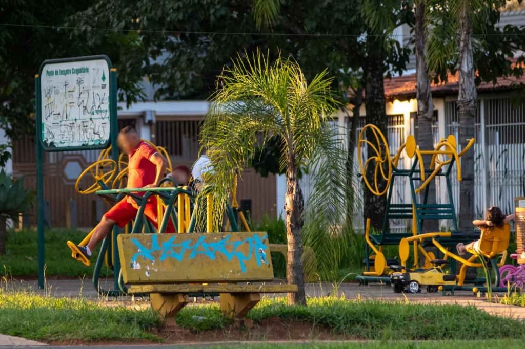 Moradores do guará fazem exercicio em periodo de quarentena na pandemia
