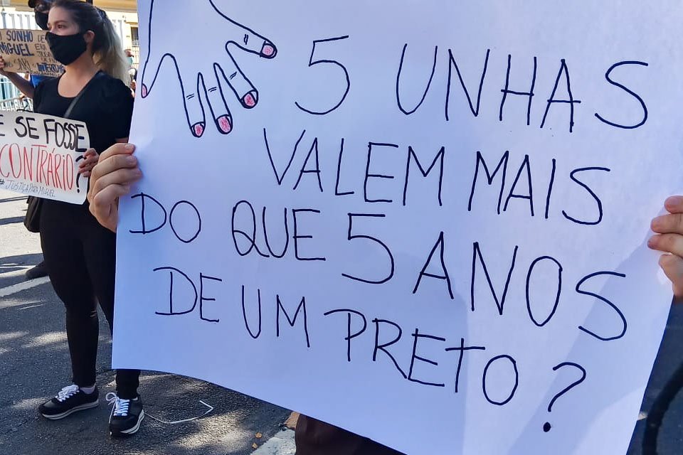 protesto por morte do menino Miguel em recife