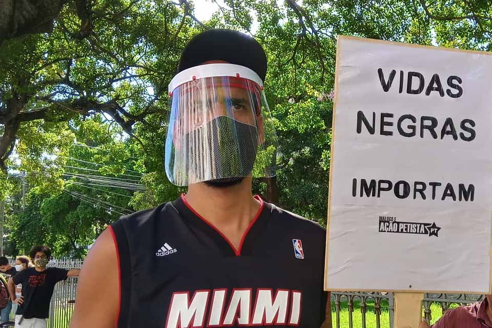 protesto por morte do menino Miguel em recife