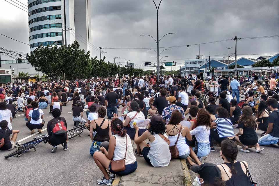 protesto por morte do menino Miguel em recife