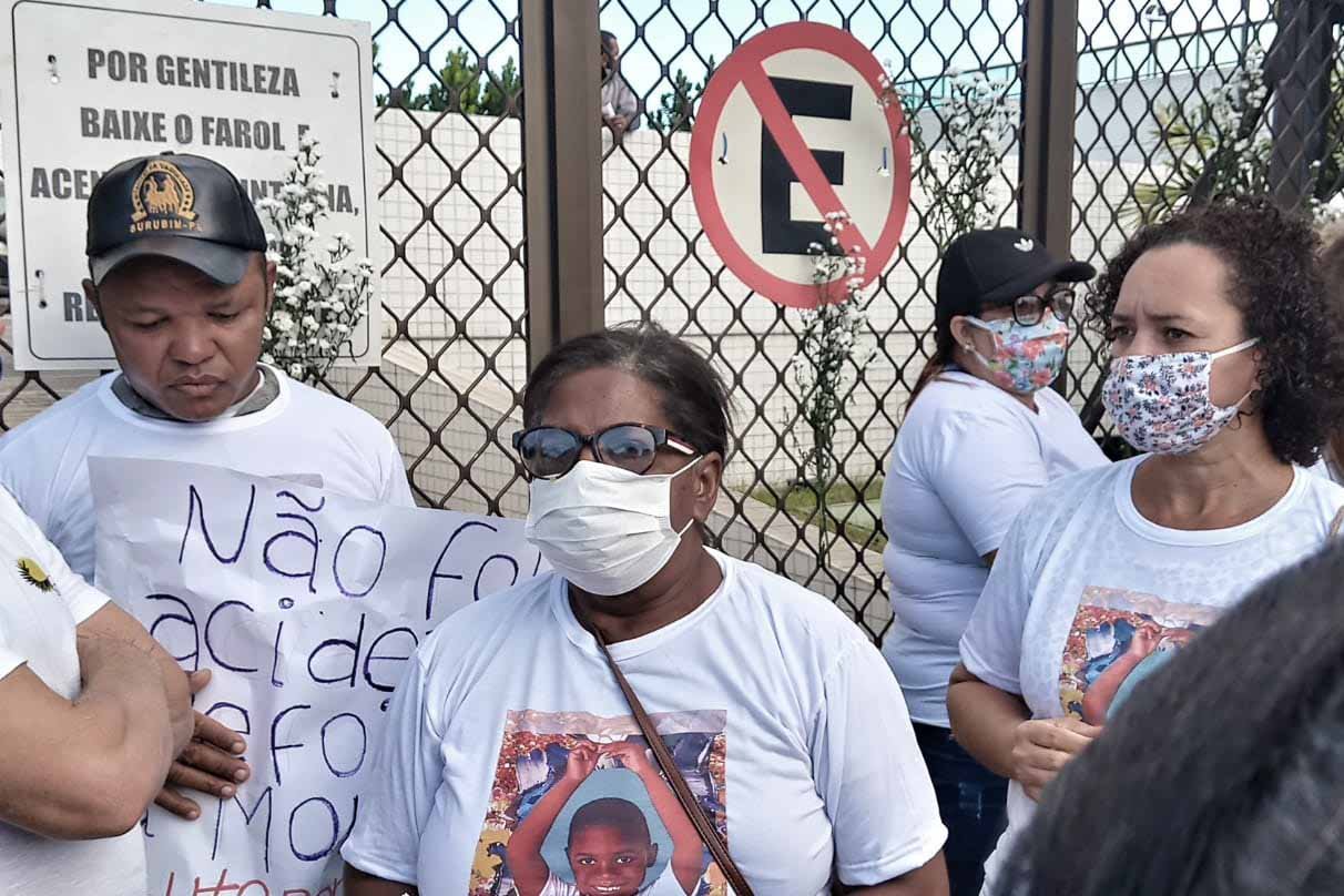 protesto por morte do menino Miguel em recife