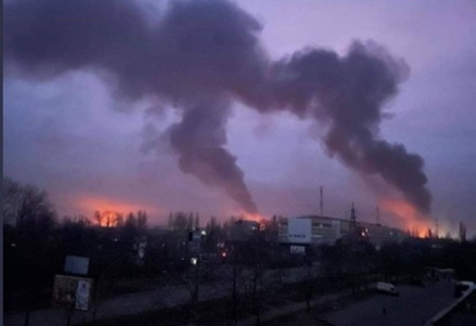 De madrugada, russos bombardeiam cidade litorânea de Mykolaiv