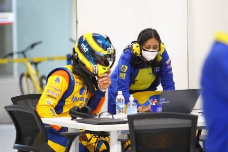 Rachel Loh é a primeira mulher engenheira de pista do automobilismo brasileiro