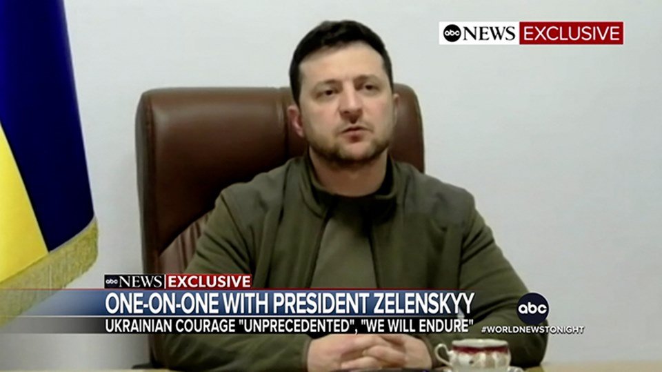 Na TV dos EUA, Zelensky pede ajuda militar: “Vocês serão os próximos”