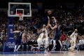 Doncic marcando ponto para os Mavericks diante do Jazz
