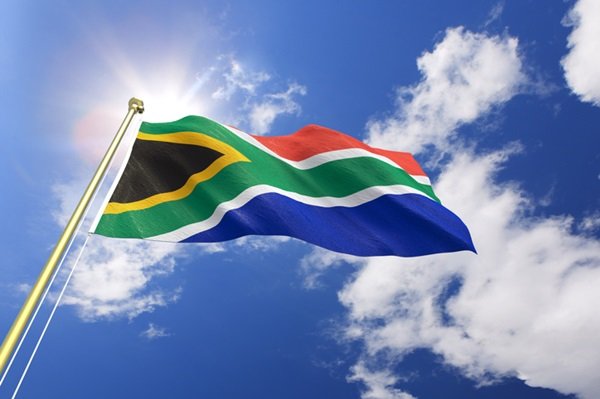 Fotografia de uma bandeira da África do Sul - Metrópoles