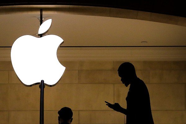 Fachada de loja da Apple com símbolo da marca-Metrópoles