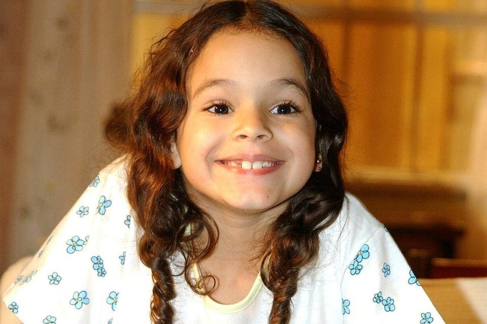 Bruna Marquezine como Salete
