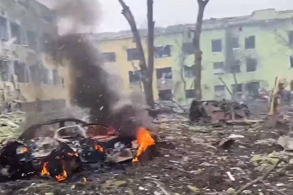 Destruição de hospital em Mariupol, na Ucrânia