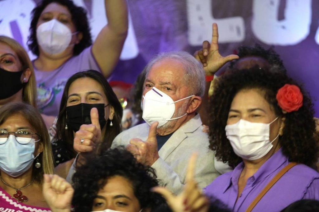 O ex-presidente Luiz Inácio Lula da Silva (PT), participa nesta manhã de quinta-feira,10, no hotel Nobile Downtown, da reunião “Mulheres com Lula para reconstruir o Brasil”, organizada pela Secretaria Nacional de Mulheres do PT e pela presidente do partido, deputada Gleisi Hoffmann (PT). Foto: Fábio Vieira/Metrópoles