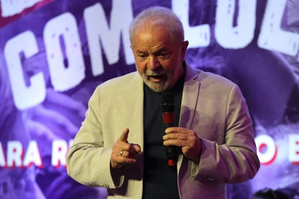 O ex-presidente Luiz Inácio Lula da Silva (PT), participa nesta manhã de quinta-feira,10, no hotel Nobile Downtown, da reunião “Mulheres com Lula para reconstruir o Brasil”, organizada pela Secretaria Nacional de Mulheres do PT e pela presidente do partido, deputada Gleisi Hoffmann (PT). Foto: Fábio Vieira/Metrópoles