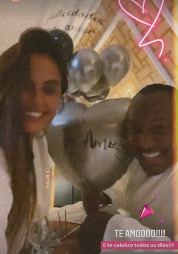 Thiaguinho e Carol Peixinho