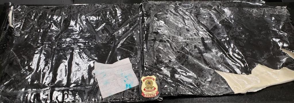 Americanas são presas com cocaína em aeroporto internacional do Rio 4